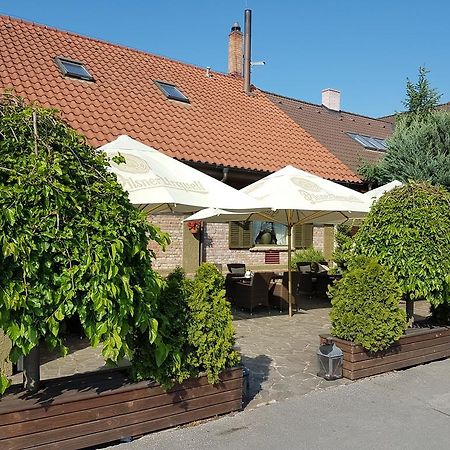Barock Restaurant & Pension Topoľčany 外观 照片